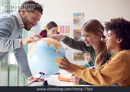 
                Schüler, Unterricht, Geografie, Lehrer, Globus                   