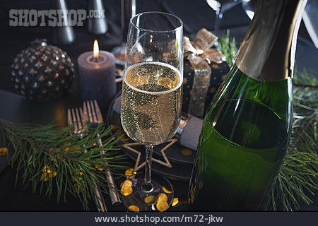 
                Weihnachten, Champagner, Tischgedeck                   