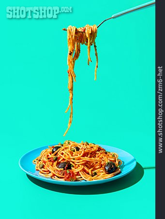 
                Spaghetti, Mittagessen, Spaghetti Alla Puttanesca                   