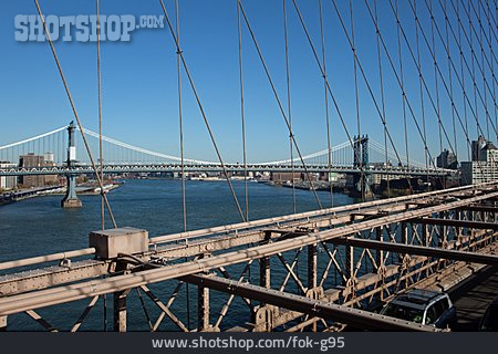 
                Brücke, East River, New York City                   