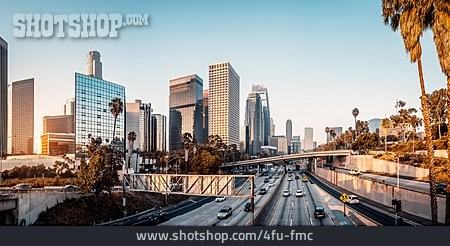 
                Hochhäuser, Los Angeles, Stadtautobahn                   