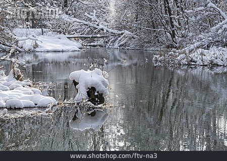 
                Bach, Wald, Winter, Schnee                   