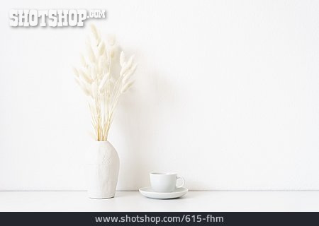 
                Tasse, Vase, Trockenblumen                   