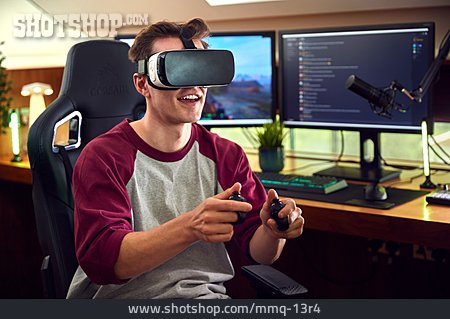 
                Spielen, Virtuelle Realität, Computerspiel, Videospiel, Head-mounted Display, Gamer                   