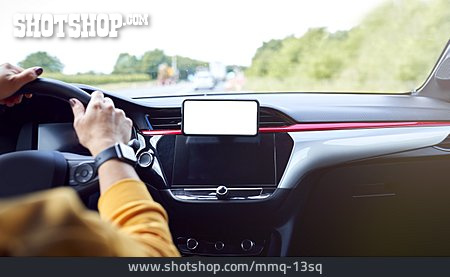 
                Autofahrt, Smartphone, Freisprechanlage                   