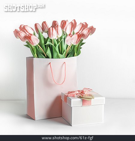 
                Geschenk, Valentinstag, Blumengeschenk                   