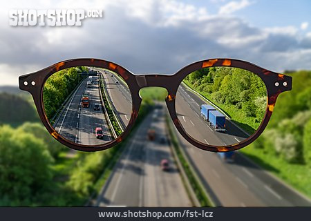 
                Brille, Straßenverkehr, Sehhilfe                   