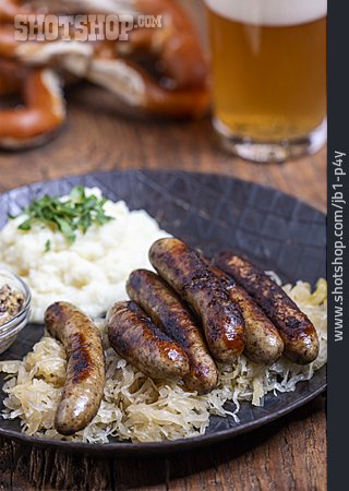 
                Abendessen, Sauerkraut, Kartoffelbrei, Nürnberger                   