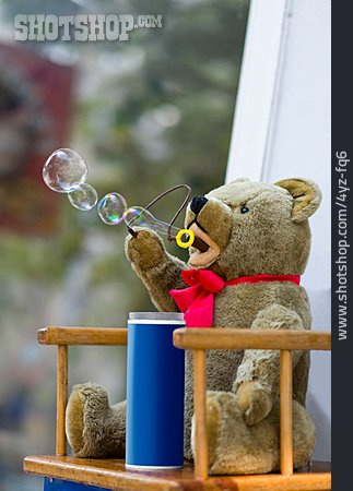
                Teddybär, Seifenblasen                   
