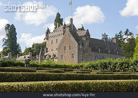 
                Cawdor Castle                   