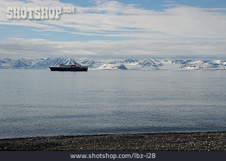 
                Spitzbergen, Nordpolarmeer, Expeditionsschiff                   