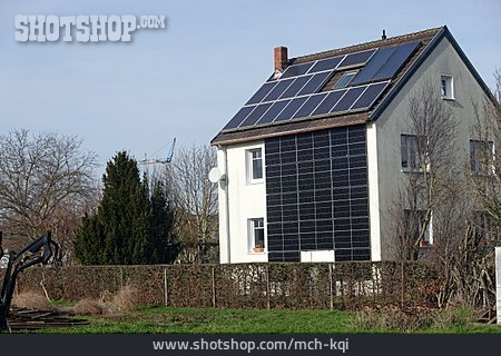 
                Wohnhaus, Photovoltaikanlage                   