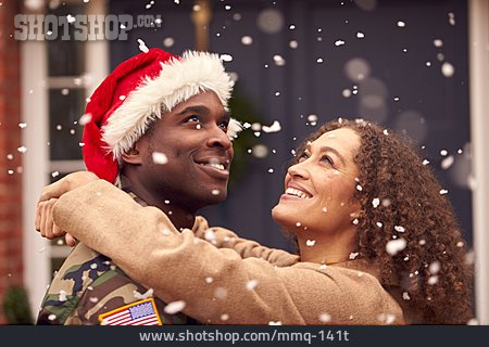 
                Paar, Glücklich, Liebe, Weihnachten, Soldat, Schneien, Heimkehr                   