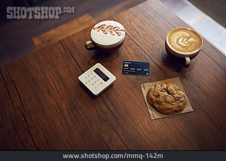 
                Café, Bezahlen, Kreditkarte, Bargeldlos                   