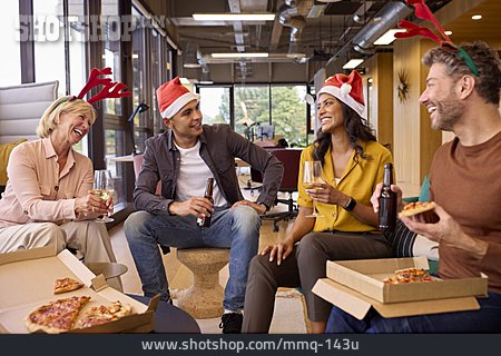 
                Büro, Weihnachtszeit, Team, Pizza, Mitarbeiter, Takeaway                   