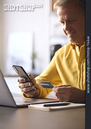 
                Einkaufen, Bezahlen, Kreditkarte, Online                   