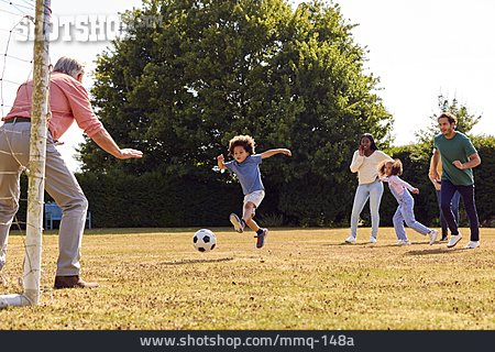 
                Fußball, Spielen, Familie, Torschuss, Generationen                   