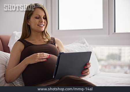
                Frau, Zuhause, Schwangerschaft, Video Call                   
