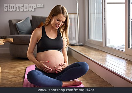 
                Frau, Yoga, Schwangerschaft, Schneidersitz                   