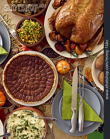 
                Truthahn, Amerikanische Küche, Thanksgiving, Kürbiskuchen                   