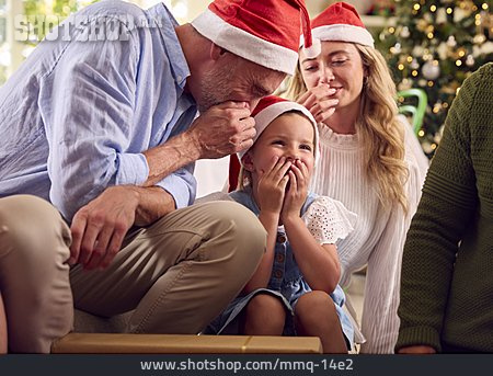 
                Großvater, überraschung, Weihnachten, Bescherung, Flüstern, Enkeltochter                   