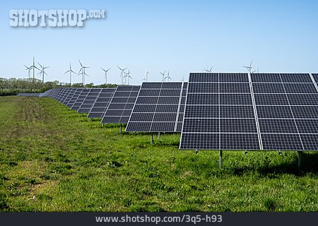 
                Solarzellen, Erneuerbare Energie, Sonnenenergie                   