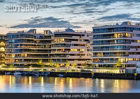 
                Domestic Life, Bank Of The Spree River, Apartment                   