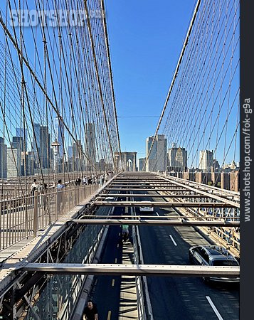 
                Schrägseilbrücke, Brooklyn Bridge                   