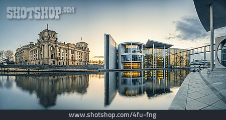 
                Berlin, Regierungsgebäude, Regierungsviertel                   