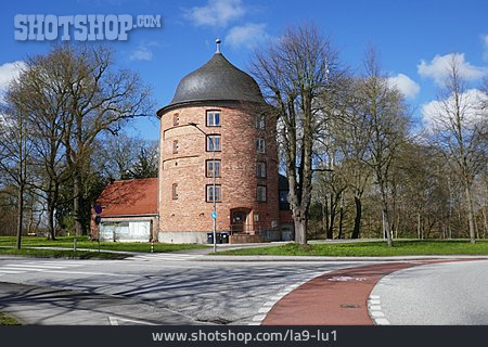 
                Hochbunker, Mühlentor, Lübecker Stadtbefestigung                   