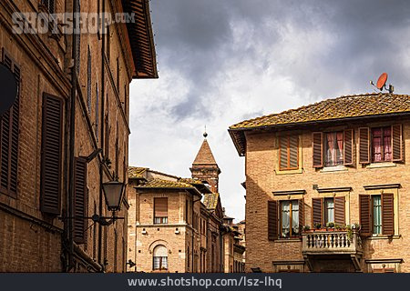 
                Altstadt, Siena                   