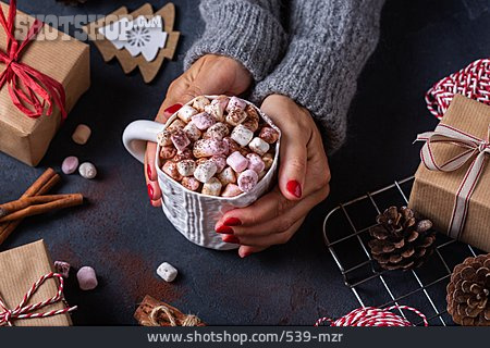 
                Weihnachten, Weihnachtszeit, Heiße Schokolade, Marshmallow                   