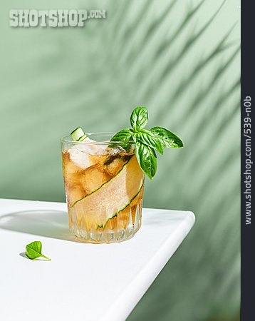 
                Cocktail, Gurke, Rum                   