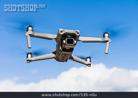 
                Fliegen, Drohne, Quadrocopter                   