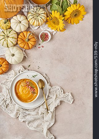 
                Dekoration, Herbstlich, Kürbissuppe                   