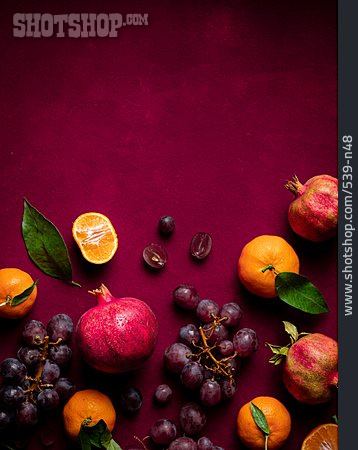 
                Obst, Weintraube, Granatapfel                   