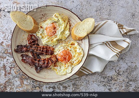 
                Frühstück, Brot, Spiegelei, Speck                   