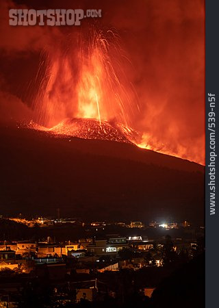 
                Vulkanausbruch, Aktiver Vulkan, Cumbre Vieja                   