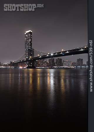 
                New York, East River, Manhattan Bridge                   