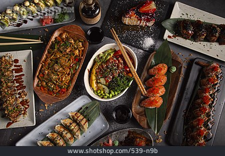 
                Speisen, Auswahl, Japanische Küche, Festessen                   