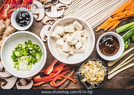 
                Asiatische Küche, Tofugericht, Kochzutaten                   