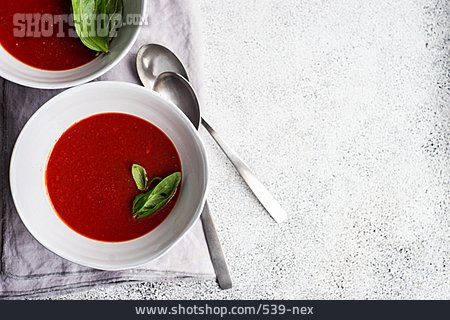 
                Tomatensuppe, Kalte Suppe, Gazpacho                   