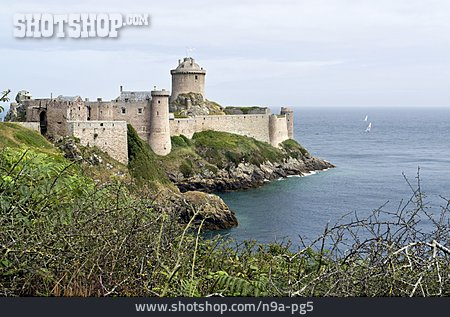 
                Bretagne, Fort La Latte, Baye De La Fresnaye                   