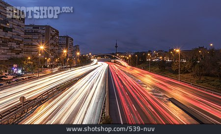 
                Madrid, Lichtspur, Stadtautobahn                   