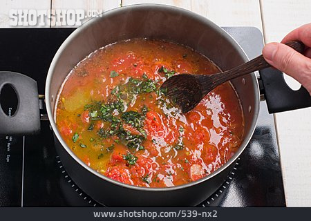 
                Tomatensauce, Kochtopf, Umrühren, Marinara-soße                   
