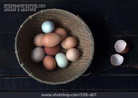 
                Hühnerei, Eierkorb                   