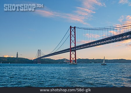 
                Lissabon, Ponte 25 De Abril                   