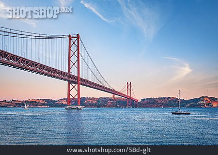 
                Lissabon, Tejo, Ponte 25 De Abril                   