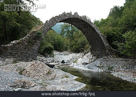 
                Steinbrücke, Ligurien                   
