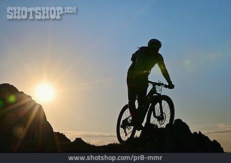 
                Silhouette, Bergtour, Mountainbikefahrer                   